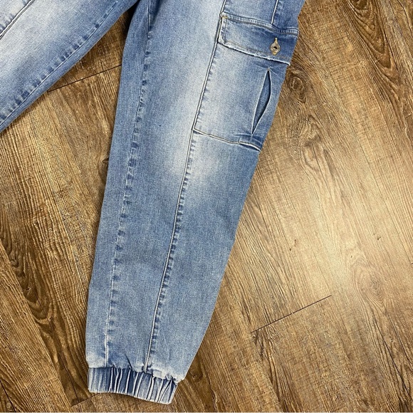 Fashion Nova Mighty Good Cargo Denim Joggers Jeans Women Size 13 Stretch - Picture 4 of 10